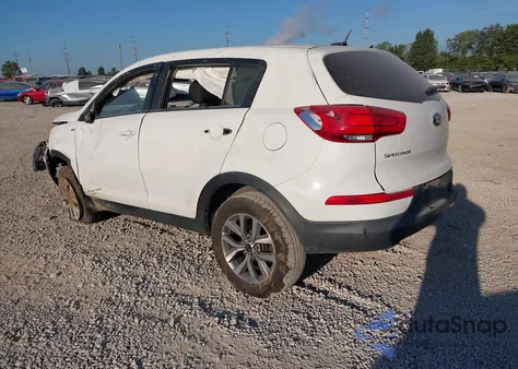 2016 Kia Sportage Lx z USA, uszkodzony, nr VIN KNDPBCAC2G7827213